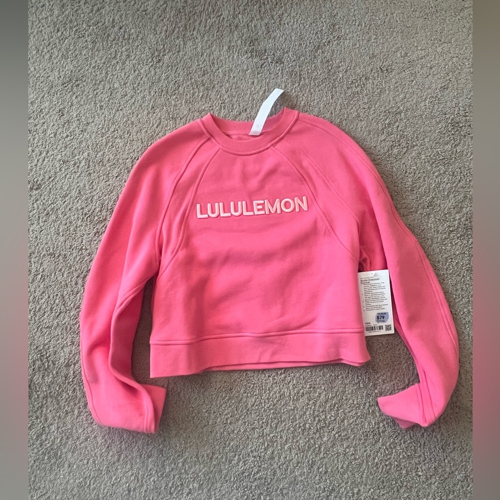 Lululemon Brand New oversized pullover. XS/S